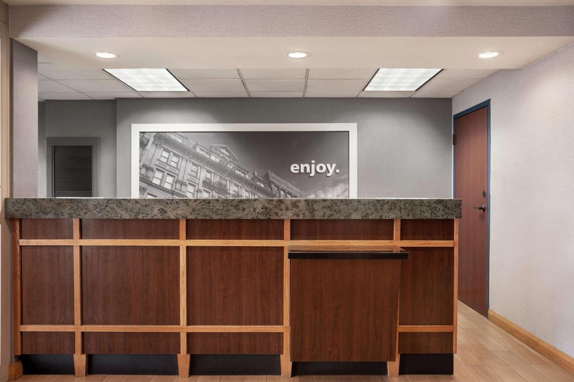 Hampton Inn Phoenix Midtown Downtown Area Exterior photo
